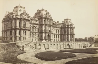 Muzeum Bowes, Zamek Barnard, ca. 1880.