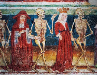 Kościół obronny w Hrastovlje, Kościół Trójcy Świętej, Śmierć towarzysząca królowej i kardynałowi, Taniec śmierci (1490), fragment fresków Janeza Iz Kastvy, Słowenia
