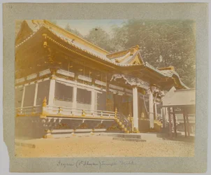 Tōshō-gū, Nikko, Japonia (ręcznie kolorowane czarno-białe zdjęcie)