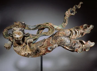 Apsaras, XVII-XVIII w. (drewno polichromowane)