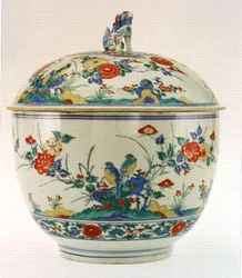 Miska z pokrywką, okres Edo (porcelana malowana)