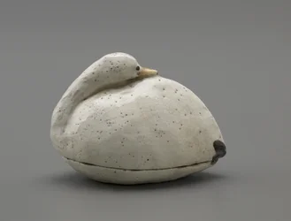 Pojemnik w kształcie gęsi śnieżnej, Ikaho, prefektura Gunma, era Meiji (ceramika)