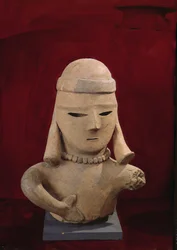 Figurka Haniwa, 250-550 (naczynia czerwone)
