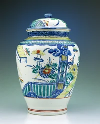 Słój i pokrywa zdobione emaliami Kakiemon, ok. 1680 (porcelana)