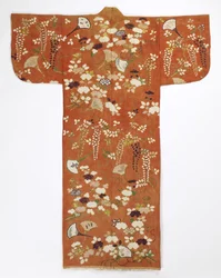 Kimono (furisode), koniec XVIII wieku (jedwab adamaszkowy, nici jedwabne i metaliczne)