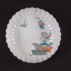 Duże naczynie Kakiemon, Okres Edo (porcelana)