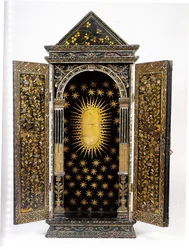 Chrześcijańska przenośna kapliczka Namban, zaprojektowana do przechowywania statuetki religijnej, okres Momoyama (lakier) (patrz także 996356-7)