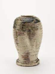 Wazon w stylu Oribe, prawdopodobnie Seto ware 1800-80 (kamionka ze szkliwem skaleniowym i miedziano-zielonym szkliwem (częściowo niewypalona do czerwonej))