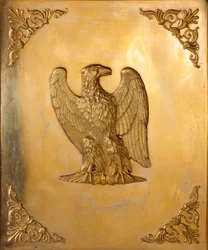 Zdobiona pokrywa z orłem cesarskim, symbolem cesarza Napoleona I (1769-1821) zrealizowana przez Jeana Baptiste Isabey (1767-1855) 1814 Ze zbiorów prywatnych