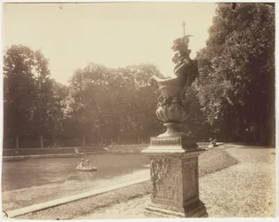 Wersal, Grand Trianon, (ołowiany wazon autorstwa Le Lorrain)