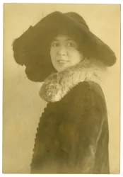 Margaret Widdemer, poetka, ok. 1915-25 (fotografia żelatynowa srebrna)