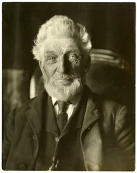 Pan Messenger, pszczółka, ok. 1905-09