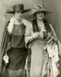 Pani Coolidge i jej przyjaciółka, pani Frances Parkinson Keyes, 1924