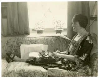 Pani Emily Post, autorka Etykiety, ok. 1926-28