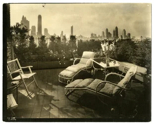 Taras pani Alice Woodward Rhinehardt, 400 E 52 St, ok. 1936-37 (zdjęcie żelatynowe)