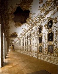 Widok wnętrza pałacu królewskiego zdobi Johann Baptist Zimmermann (1680-1758). 1728-1730 Monachium Niemcy