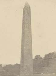 Louqsor, Obelisk, wschodnia i południowa strona