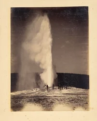 Old Faithful podczas erupcji