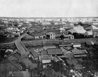 Widok na Jokohamę w Japonii (zdjęcie czarno-białe)