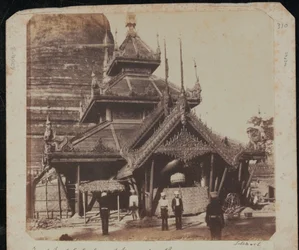 Północno-wschodni widok Wielkiej Pagody w Prome (Pyay)