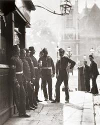 Recruiting Sergeants, z „Street Life in London”, J. Thomson i Adolphe Smith