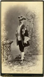 Peter Marie, Bal Kostiumowy