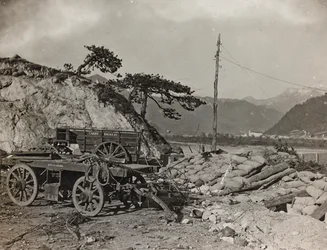 Album "Moja wojna światowa - wspomnienia Frontu Południowo-Zachodniego w Karyntii, Włochy, Trentino-Alto Adige) 31.03.1915-12.11.1918 - Josef Zohles Vienna": czołg wojskowy na Taglia