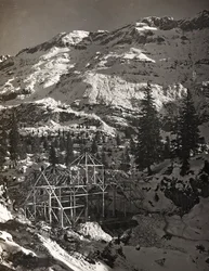 Album "Moja wojna światowa - wspomnienia Frontu Południowo-Zachodniego w Karyntii, Włochy, Trentino-Alto Adige) 31.03.1915-12.11.1918 - Josef Zohles Wiedeń": konstrukcja budowlana (b/w