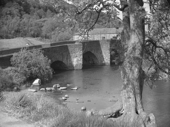 Rzeka i most w Newby Bridge