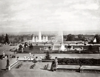 Crystal Palace w Londynie: tarasy i fontanny, ok. 1870