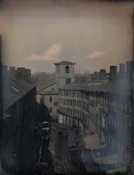 Zobacz Down Brattle Street ze studia Southworth & Hawes przy 5 12 Tremont Row, Boston, 1855. Twórcy: Josiah Johnson Hawes, Albert Sands Southworth.