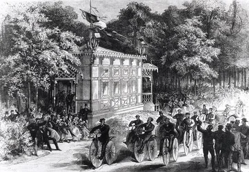 Wyścig Velocipede w Pre Catelan, c.1860-70 (grawerowanie) (zdjęcie czarno-białe)