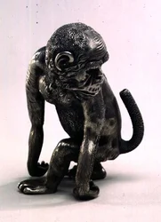Figura małpy wykonana dla Faberge, ok. 1896-1908 (srebro)