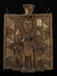 Parawan nagrobny, koniec XIX w. (drewno, rafia i pigment)