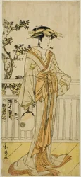Aktor Iwai Hanshiro IV jako Okumi ze sklepu z wachlarzami Mieido () w sztuce Sanjuk-koku Yobune no Hajimari (), wystawionej w teatrze Ichimura () w piątym miesiącu 1789 roku ()