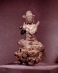Art Coreen: przedstawienie Apsary ze złotego brązu, będącej Celeste. Okres Silla (VII-X w.). Muzeum Narodowe Korei