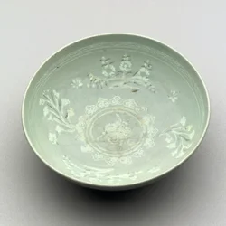 Miska z polewą seledynową, 1250-1350 (ceramiczna)