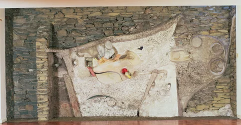 Płaskorzeźba „Merzbarn”