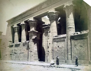 Fasada świątyni, Edfu, Egipt, XIX w.