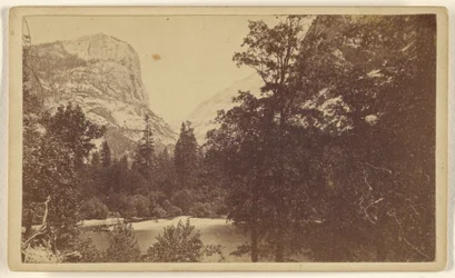 Mirror Lake. Dolina Yo-Semite. Mariposa Co.