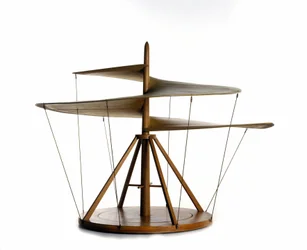 Model śruby powietrznej wykonany na podstawie rysunku Leonarda da Vinci, maszyna latająca, poprzednik helikoptera - Muzeum Nauki i Techniki im. Leonarda da Vinci, Mediolan