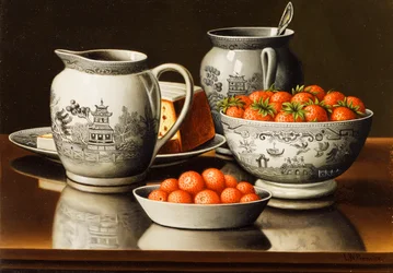 Martwa natura z porcelaną i truskawkami