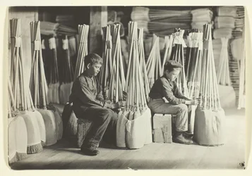 Chłopcy w pakowalni, Brown Mfg. Company, Evansville, Ind.