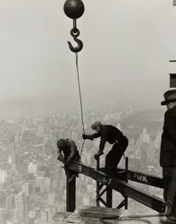 Wysoko na Empire State Building, Nowy Jork.