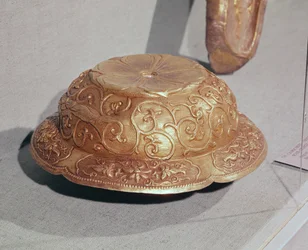 Ozdoba z uprzęży końskiej, ok. 959 r. (srebro pozłacane)