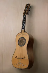 Chitarra battente (gitara), instrument muzyczny wykonany w warsztacie lutnika Pasquale Scali w Praiano w Kampanii. Włochy, XX wiek