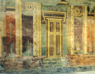 Włochy, Kampania, Oplonti, teren archeologiczny Torre Annunziata, rzymska willa Poppea, Wielka Sala, fresk z kolumnami w II stylu pompejańskim