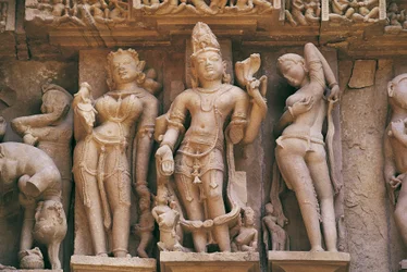 Rzeźby, świątynia Lakszmana, grupa zabytków Khajuraho (lista światowego dziedzictwa UNESCO)