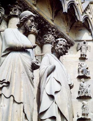 Posąg apostoła, fragment południowych drzwi katedry Notre-Dame (lista światowego dziedzictwa UNESCO)