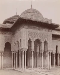 [Dziedziniec Lwów, Alhambra, Granada], lata 80.-90.